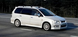 Фотография Mitsubishi Chariot Grandis 1997-2003